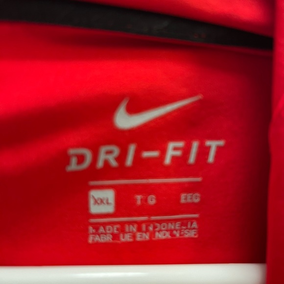 Nike Red Performance Jacket - Picture 4 of 4